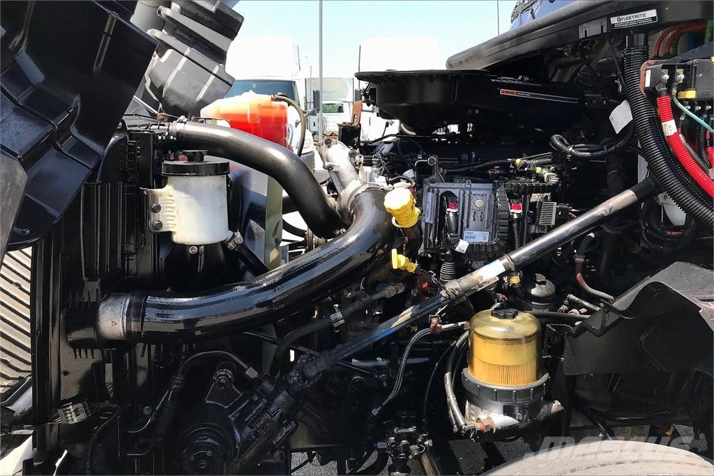 International LT625 6x4 Prime Movers