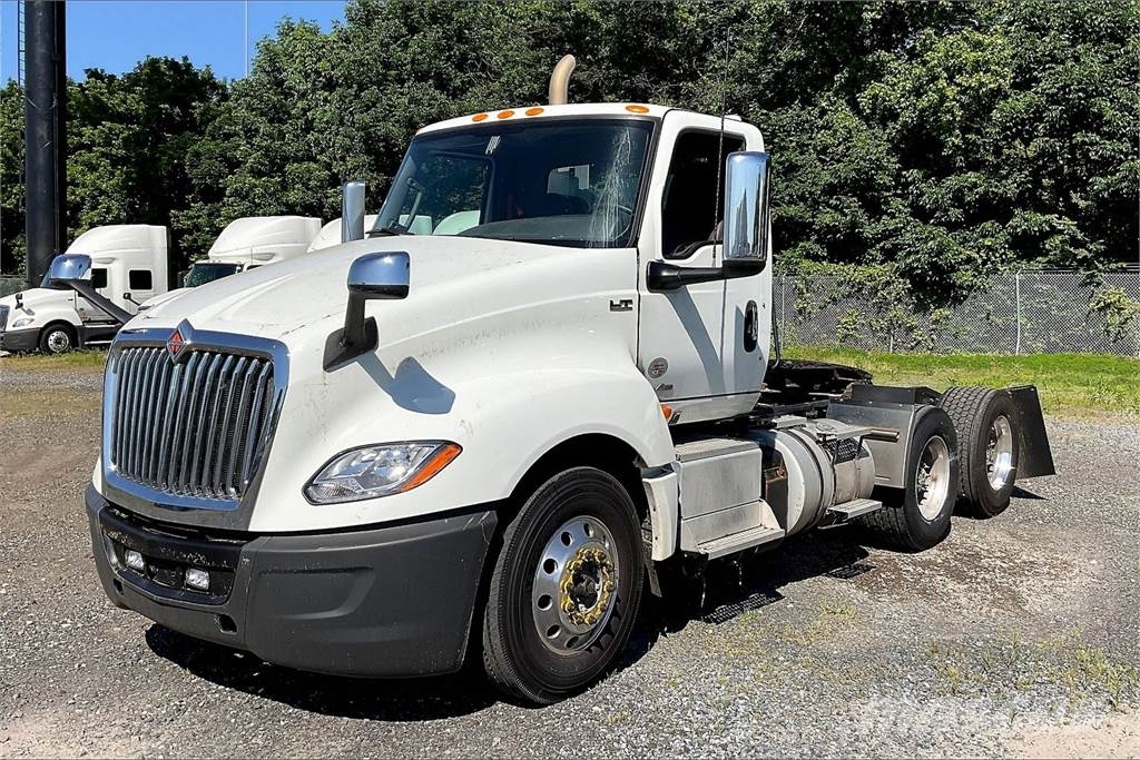 International LT625 6x4 Prime Movers