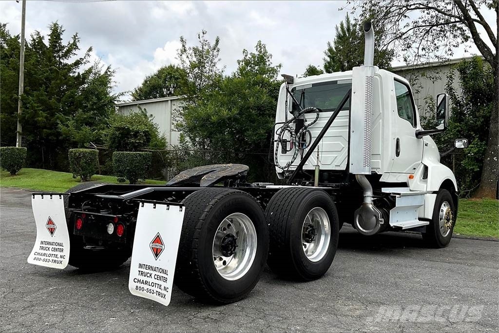 International LT625 6x4 Prime Movers