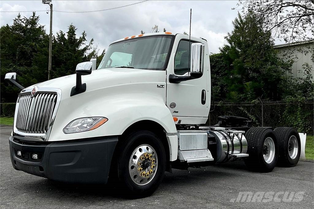 International LT625 6x4 Prime Movers