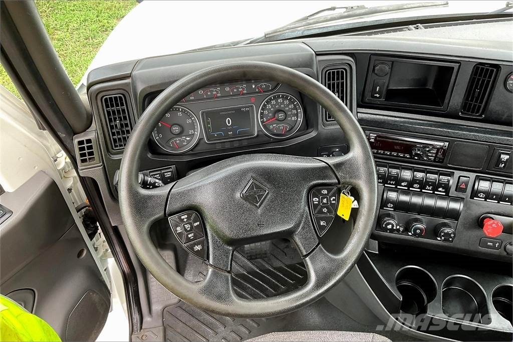 International LT625 6x4 Prime Movers