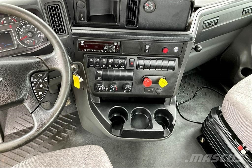 International LT625 6x4 Prime Movers