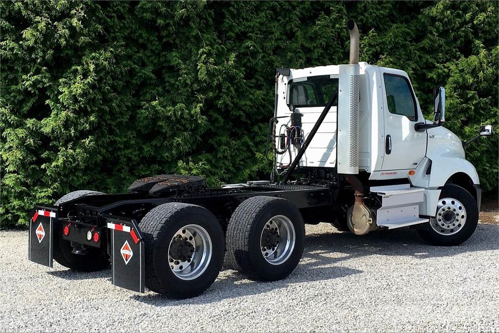 International LT625 6x4 Prime Movers