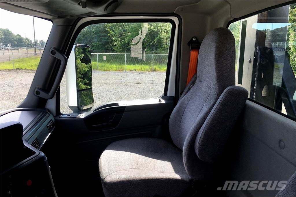 International LT625 6x4 Prime Movers