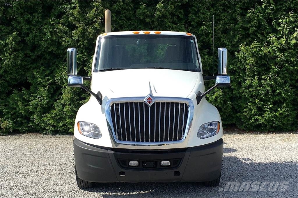 International LT625 6x4 Prime Movers