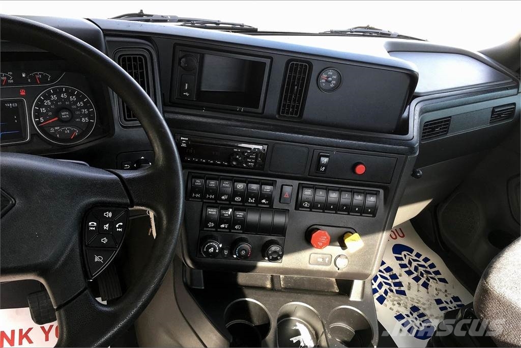 International LT625 6x4 Prime Movers