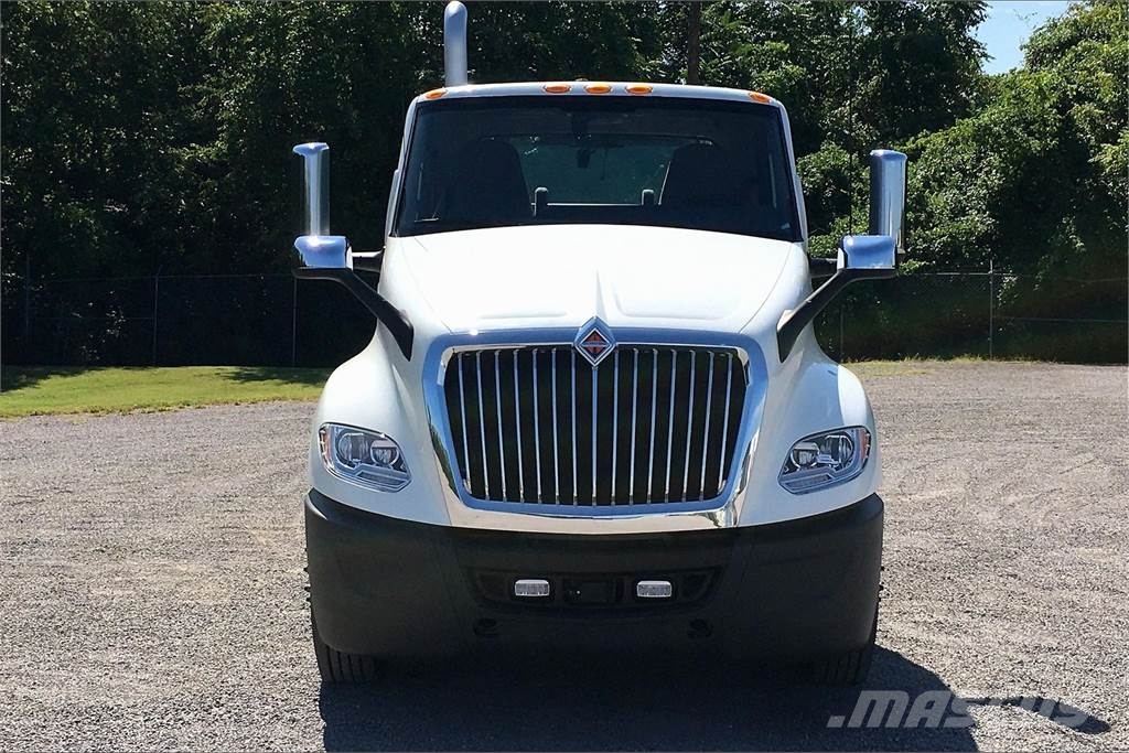 International LT625 6x4 Prime Movers