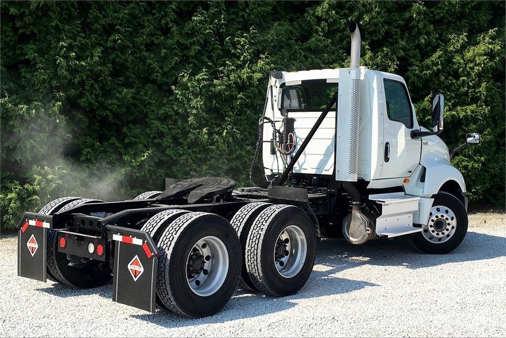International LT625 6x4 Prime Movers