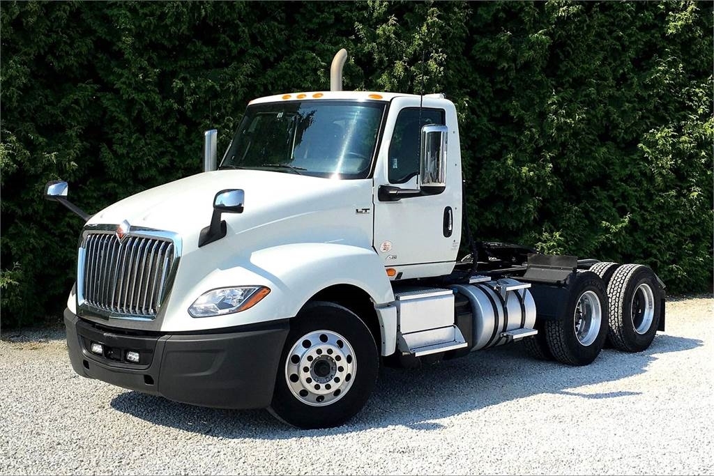International LT625 6x4 Prime Movers