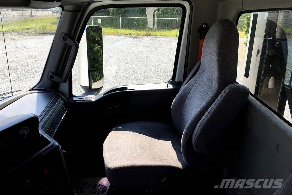 International LT625 6x4 Prime Movers