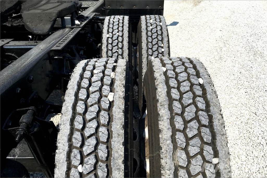 International LT625 6x4 Prime Movers
