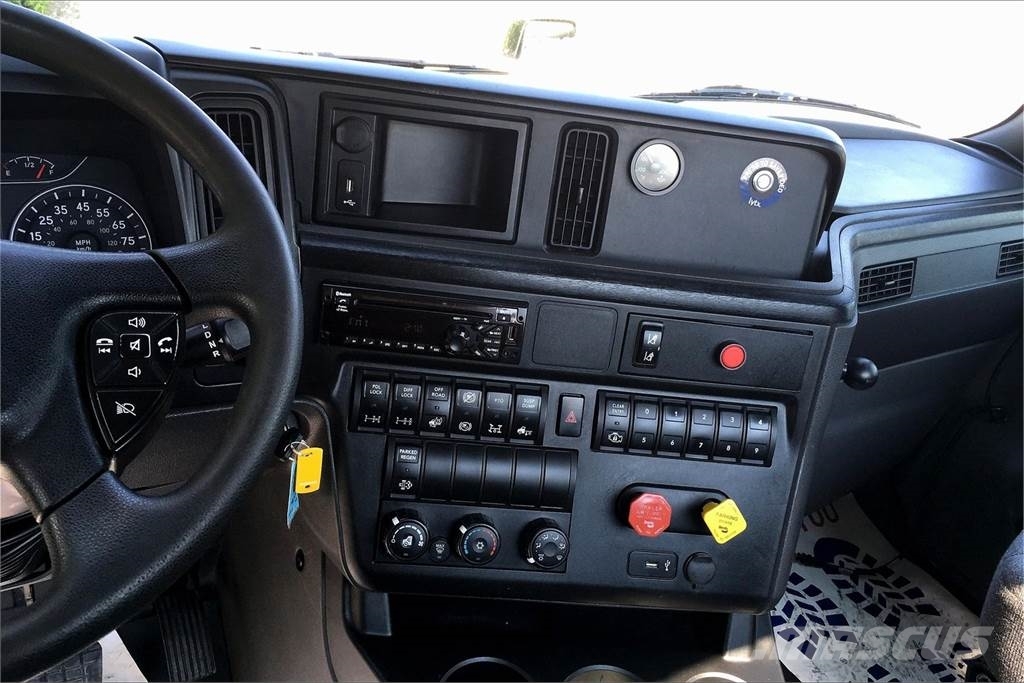 International LT625 6x4 Prime Movers