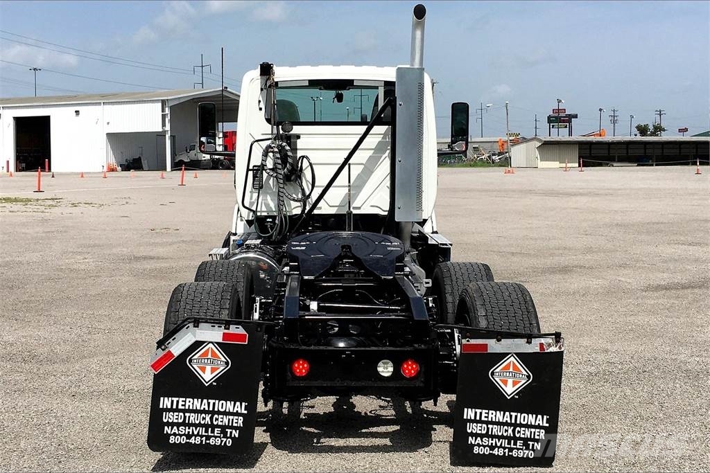International LT625 6x4 Prime Movers