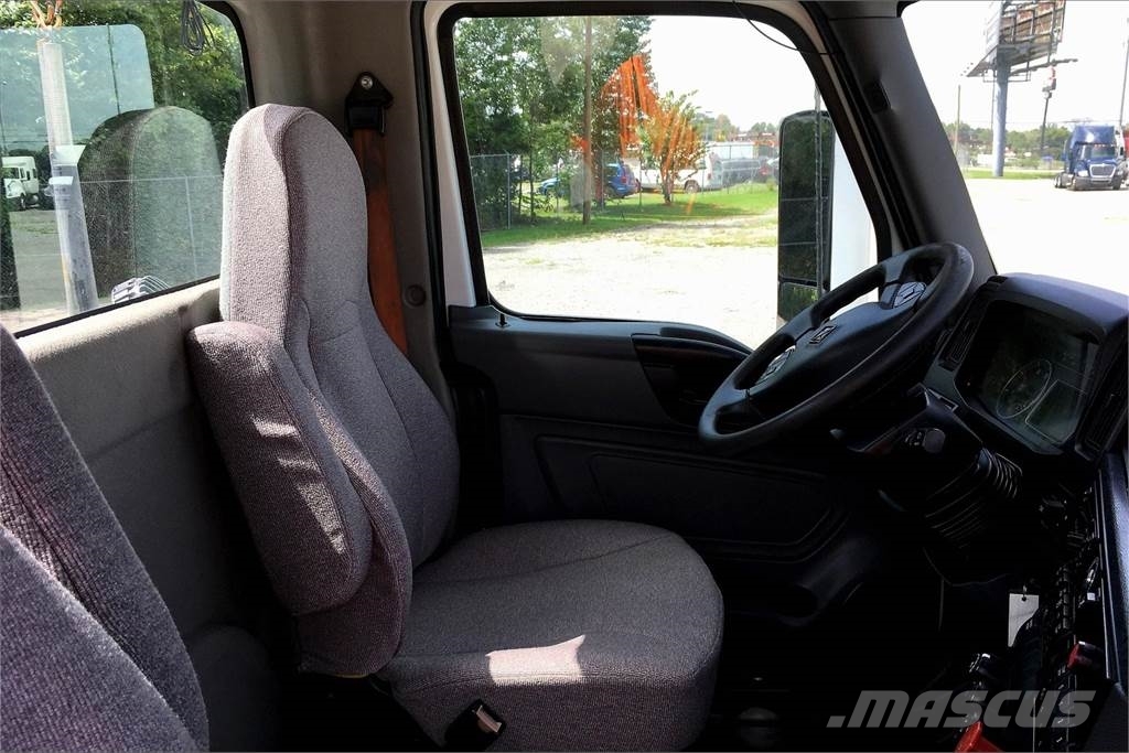 International LT625 6x4 Prime Movers