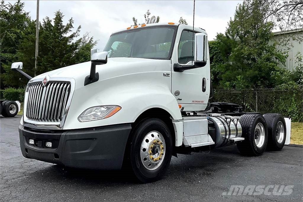 International LT625 6x4 Prime Movers