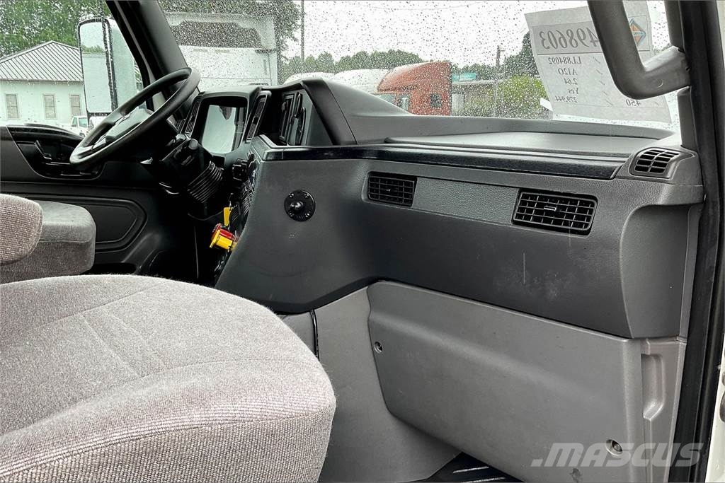 International LT625 6x4 Prime Movers