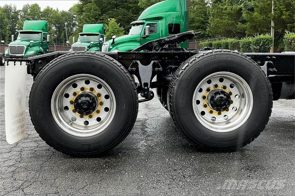 International LT625 6x4 Prime Movers