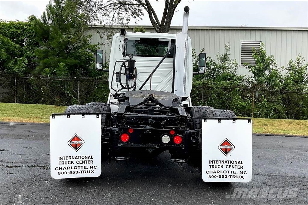 International LT625 6x4 Prime Movers