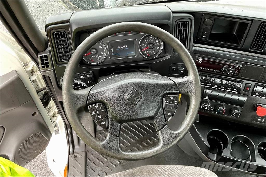 International LT625 6x4 Prime Movers