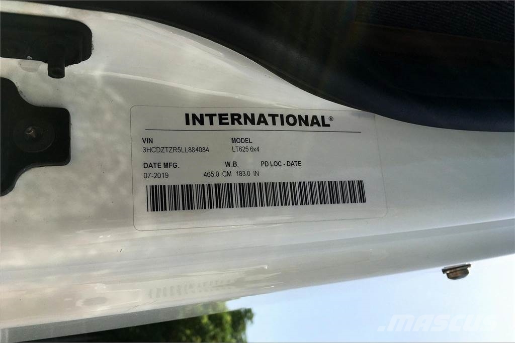 International LT625 6x4 Prime Movers