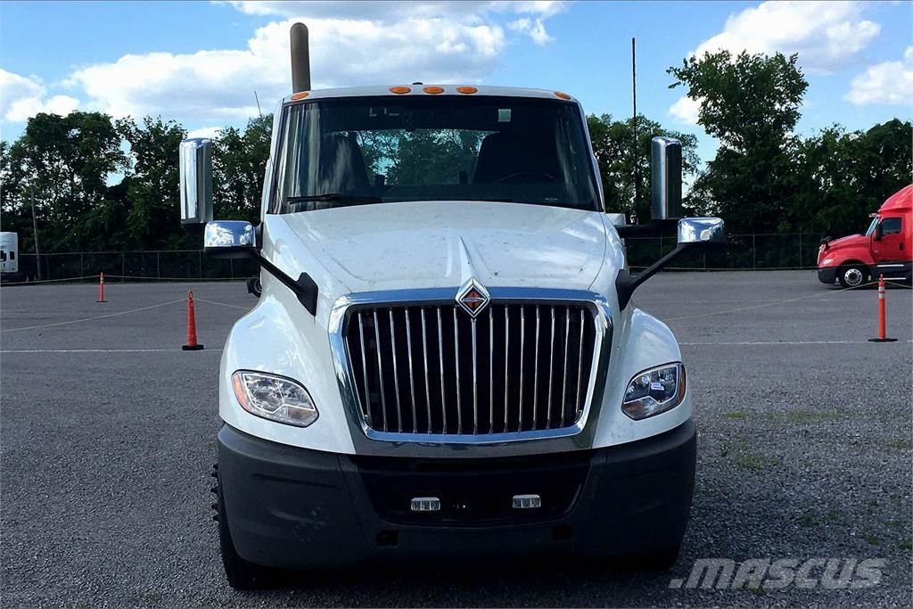 International LT625 6x4 Prime Movers