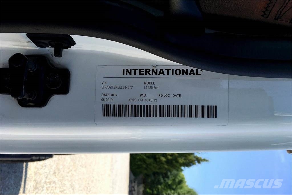 International LT625 6x4 Prime Movers