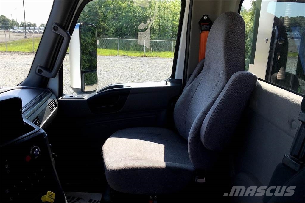 International LT625 6x4 Prime Movers