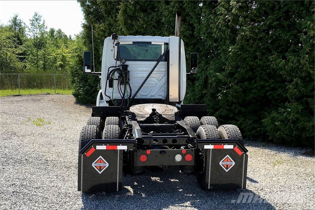 International LT625 6x4 Prime Movers