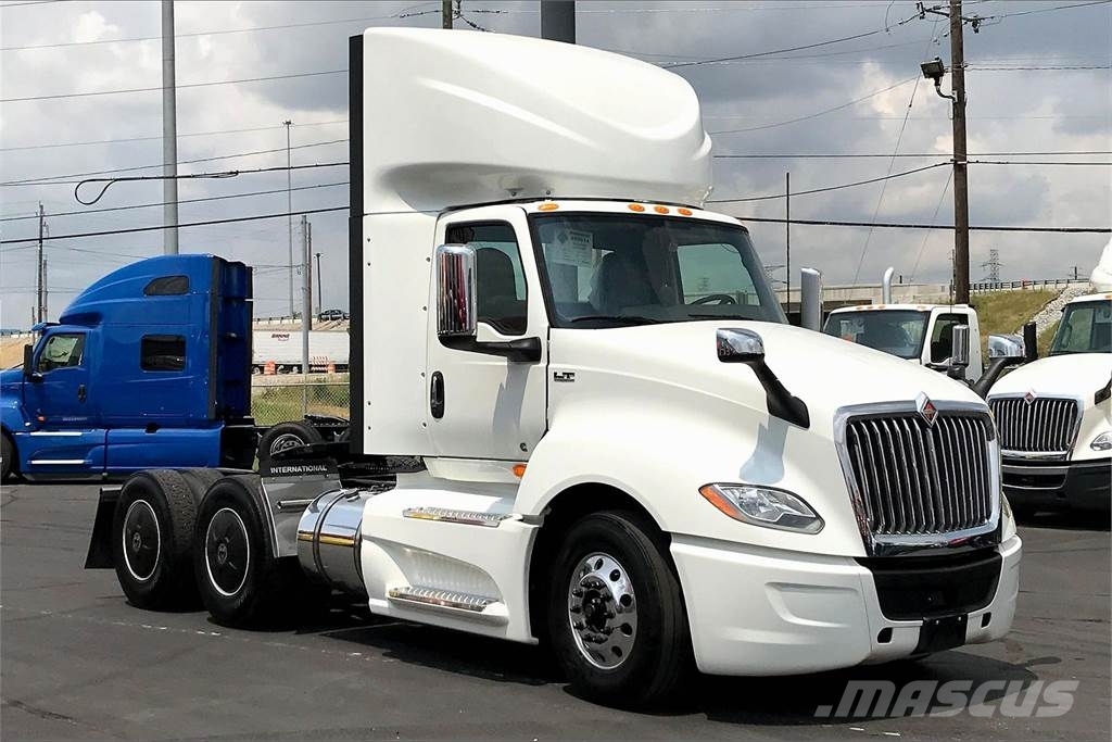 International LT625 6x4 Prime Movers