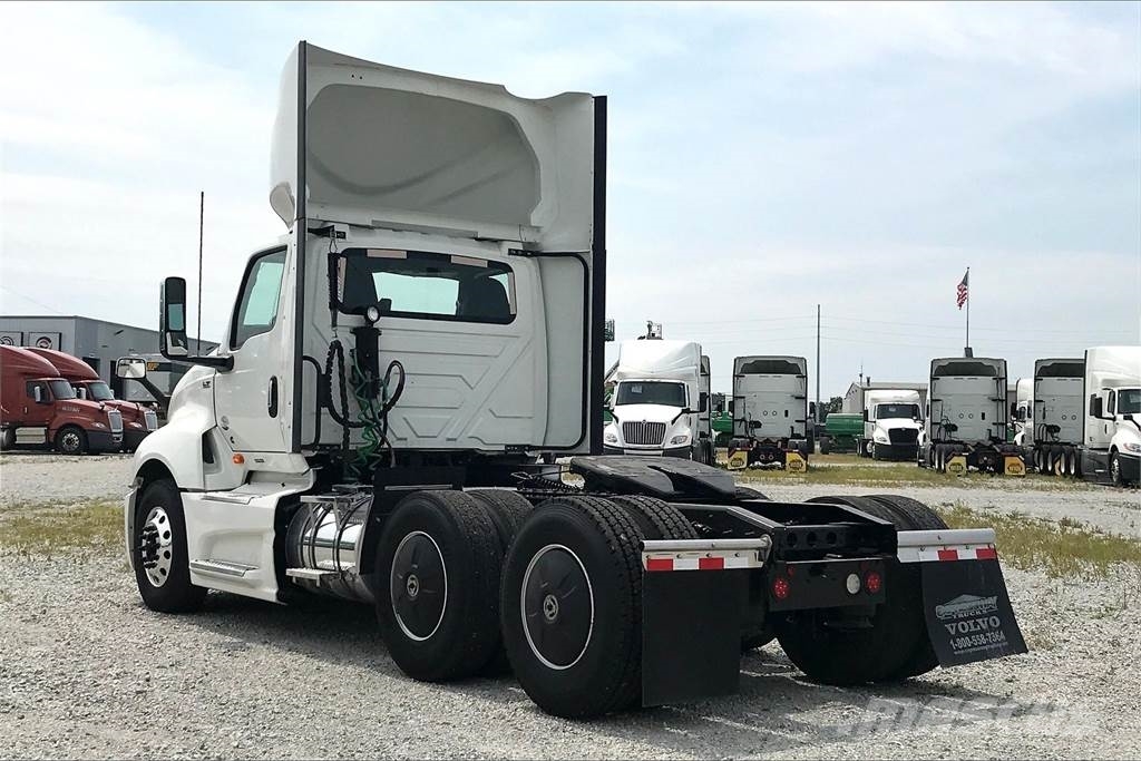 International LT625 6x4 Prime Movers