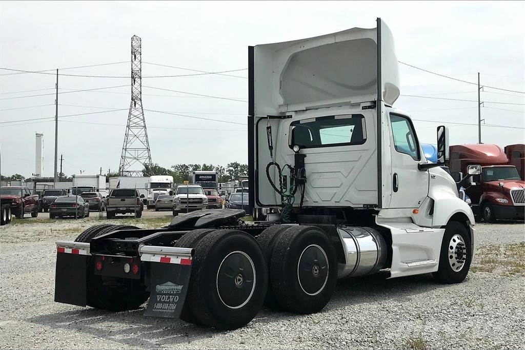 International LT625 6x4 Prime Movers