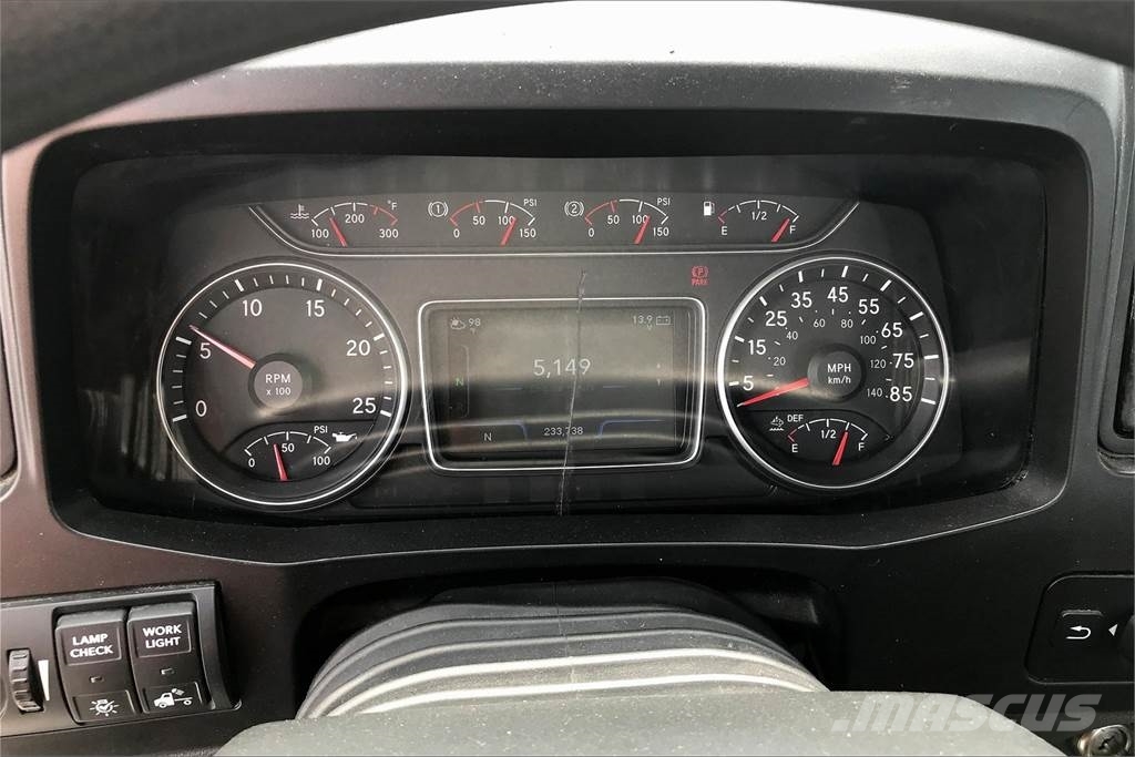 International LT625 6x4 Prime Movers