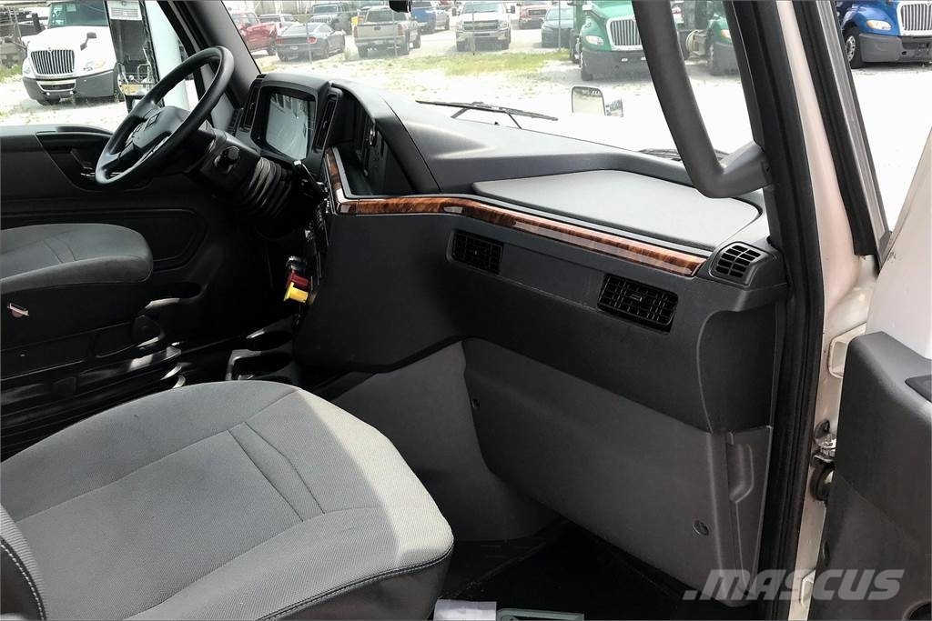 International LT625 6x4 Prime Movers