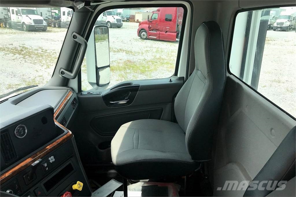 International LT625 6x4 Prime Movers