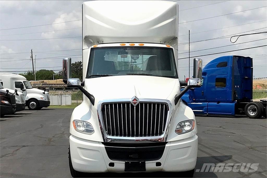 International LT625 6x4 Prime Movers