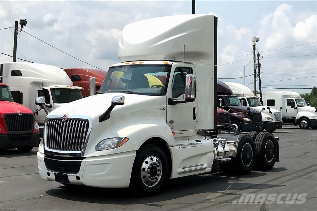 International LT625 6x4 Prime Movers