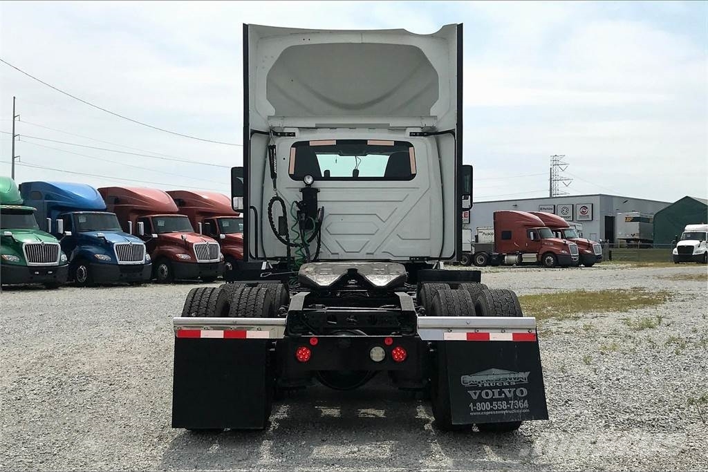 International LT625 6x4 Prime Movers