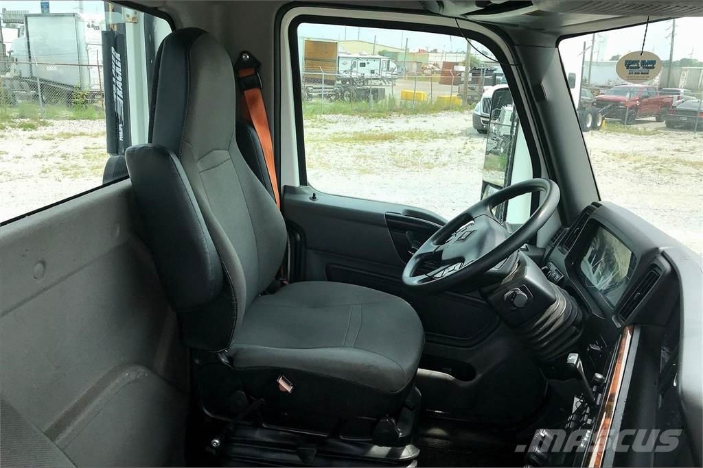 International LT625 6x4 Prime Movers