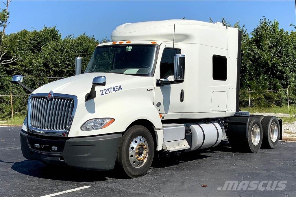 International LT625 6x4 Prime Movers