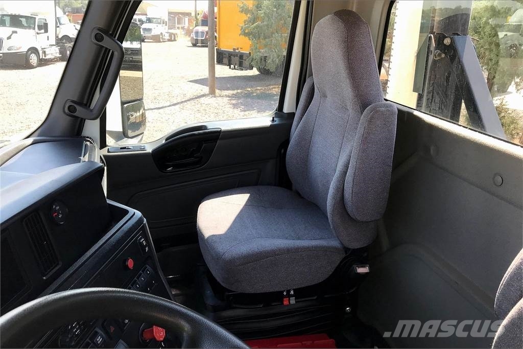 International LT625 6x4 Prime Movers