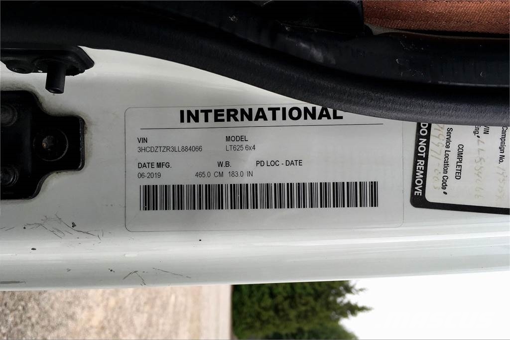 International LT625 6x4 Prime Movers
