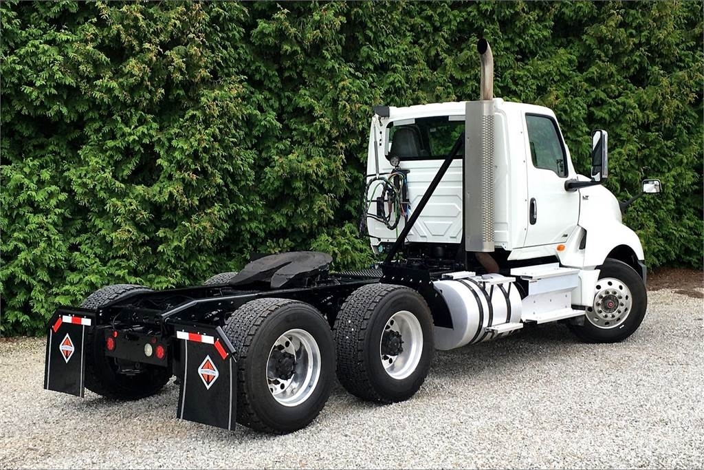 International LT625 6x4 Prime Movers
