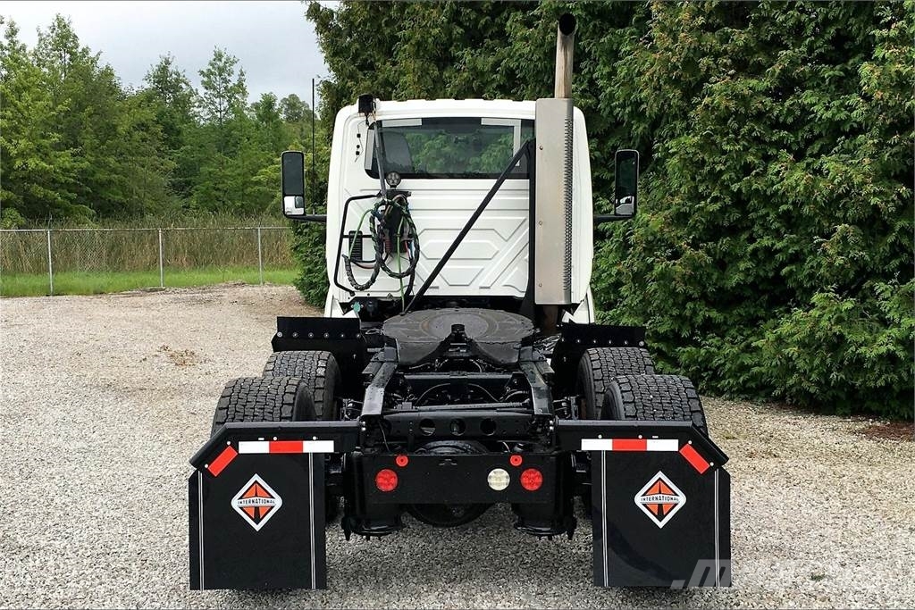 International LT625 6x4 Prime Movers