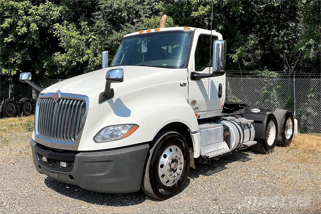 International LT625 6x4 Prime Movers
