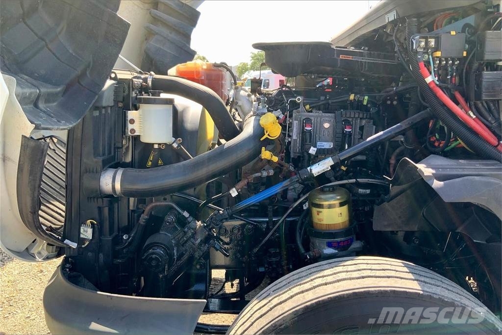 International LT625 6x4 Prime Movers