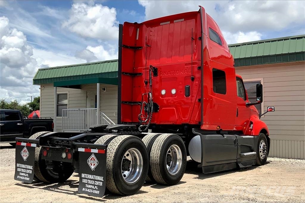 International LT625 6x4 Влекачи