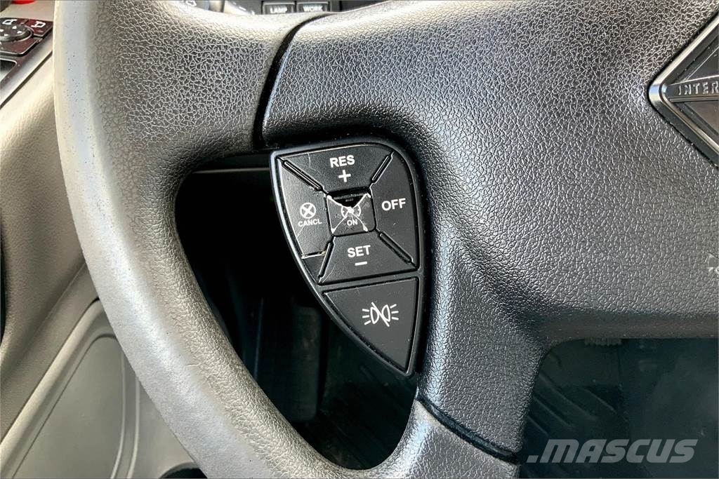 International LT625 6x4 Влекачи