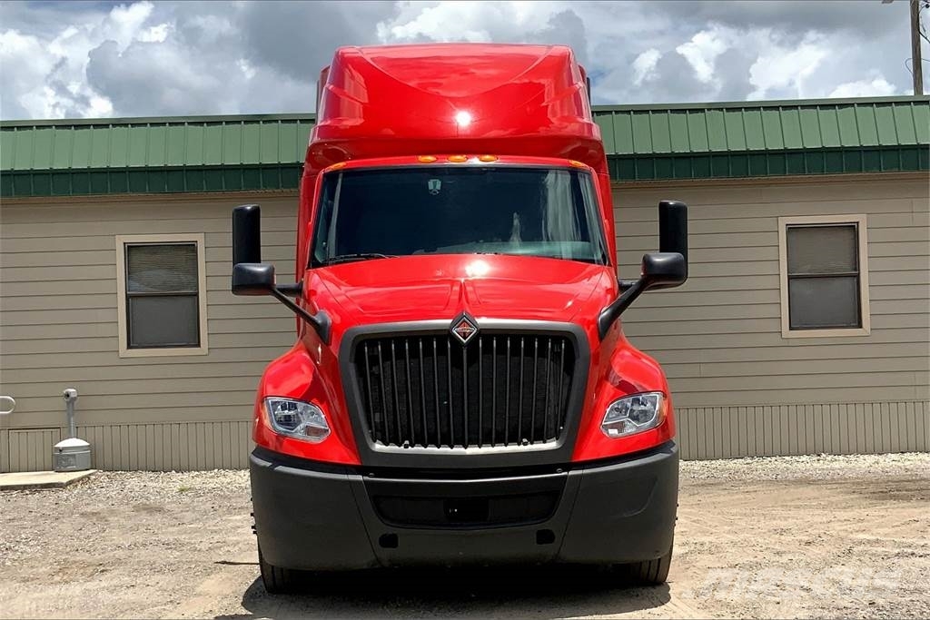International LT625 6x4 Влекачи