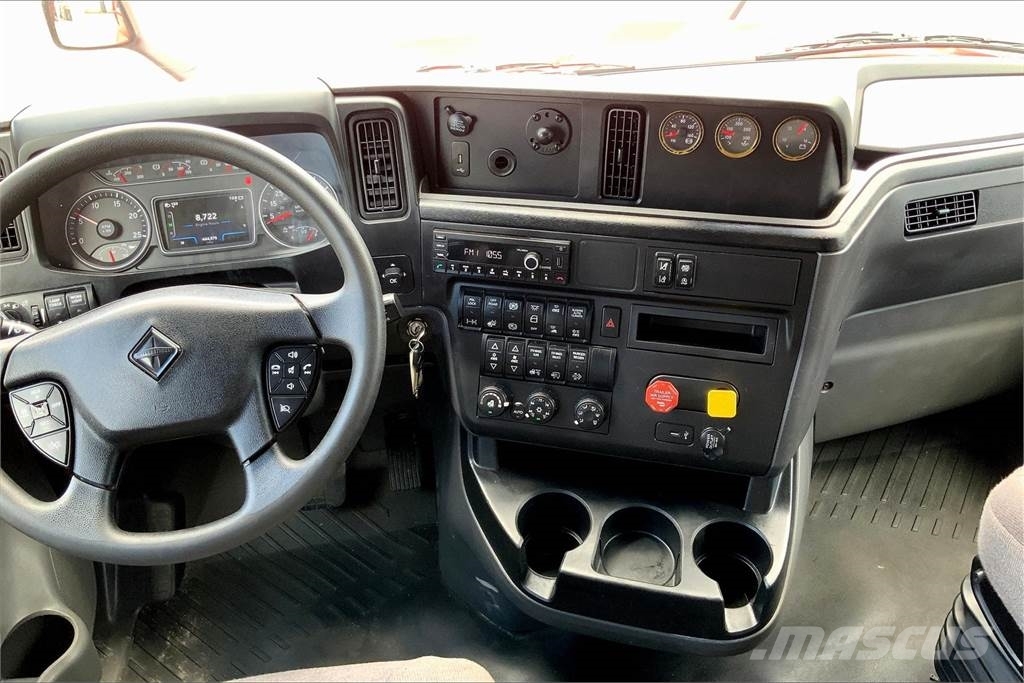 International LT625 6x4 Влекачи
