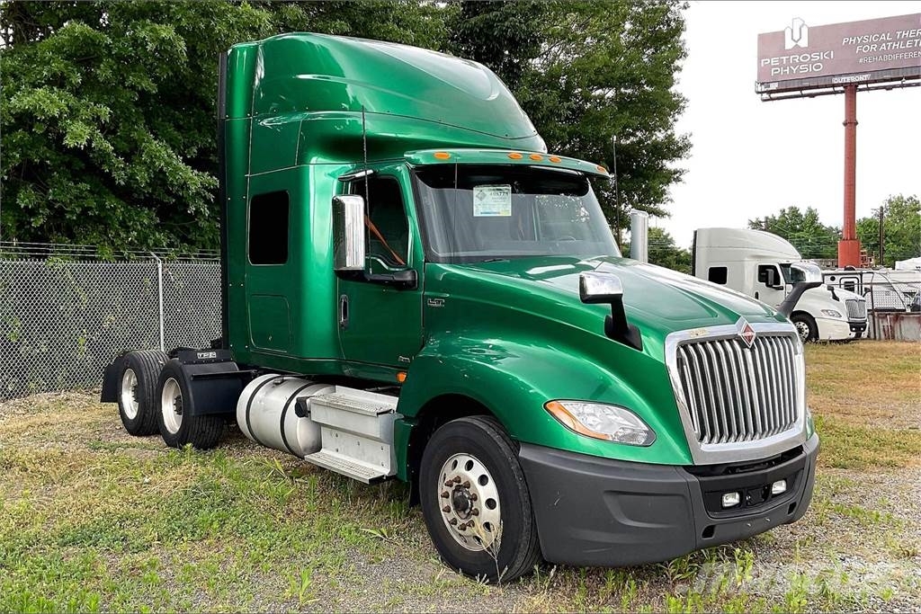 International LT625 6x4 Prime Movers